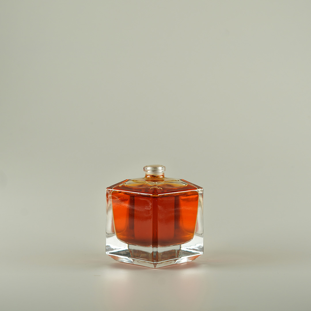 شیشه عطر 50 میلی لیتر باکارت کد 270021287000